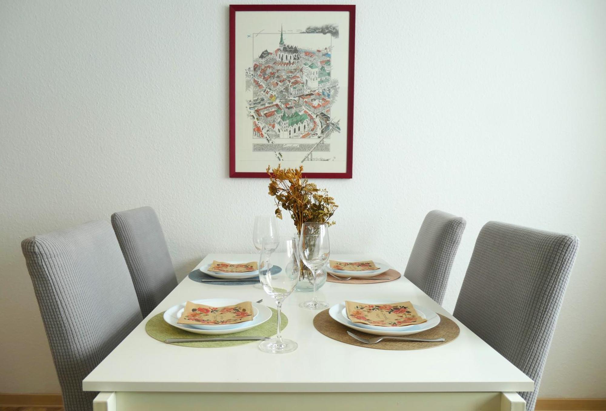 Schoelerberg Apartment Mit Tiefgaragenparkplatz Und Kingsize-Bett Osnabrueck Exterior photo
