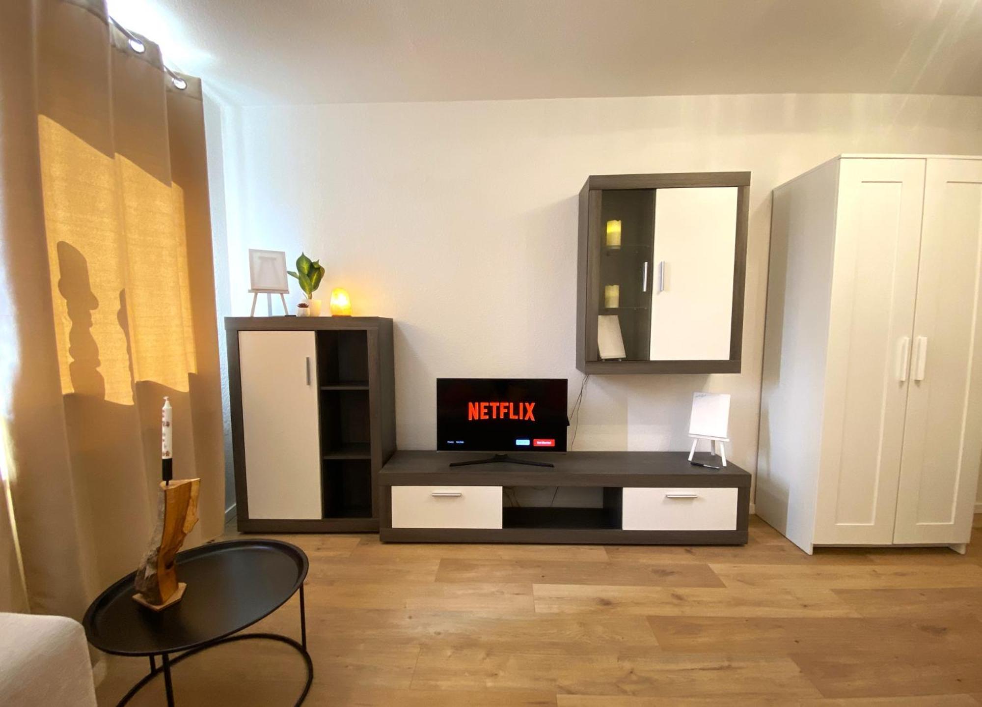 Schoelerberg Apartment Mit Tiefgaragenparkplatz Und Kingsize-Bett Osnabrueck Exterior photo